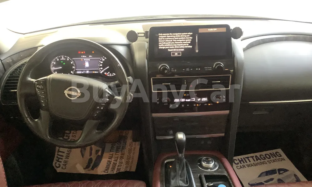 Vehicle photo 7