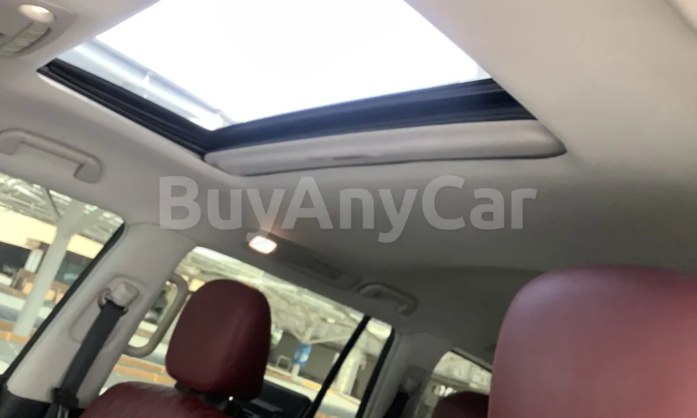 Vehicle photo 9