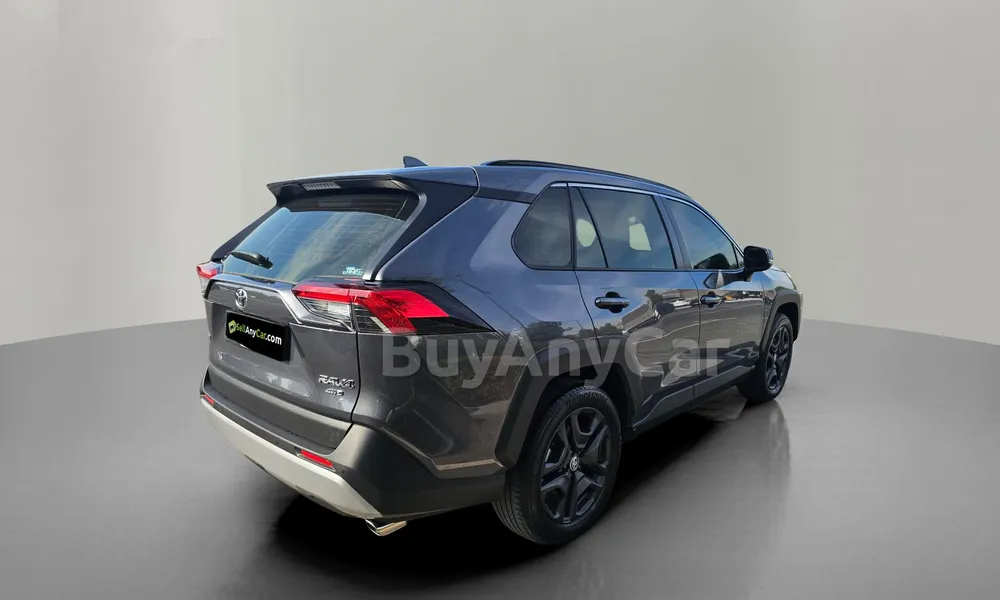 Vehicle photo 2