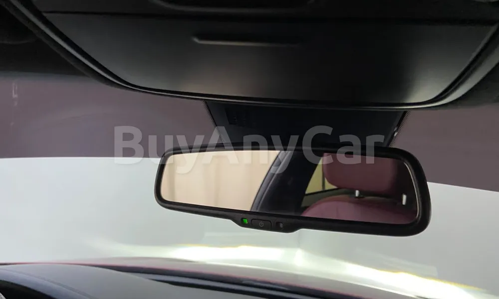 Vehicle photo 12
