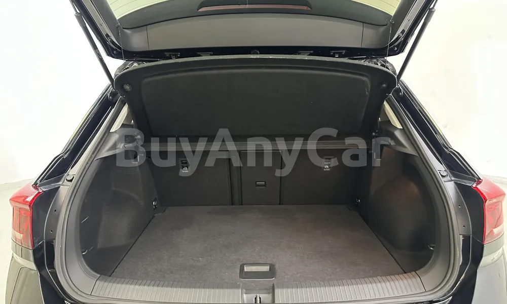 Vehicle photo 12