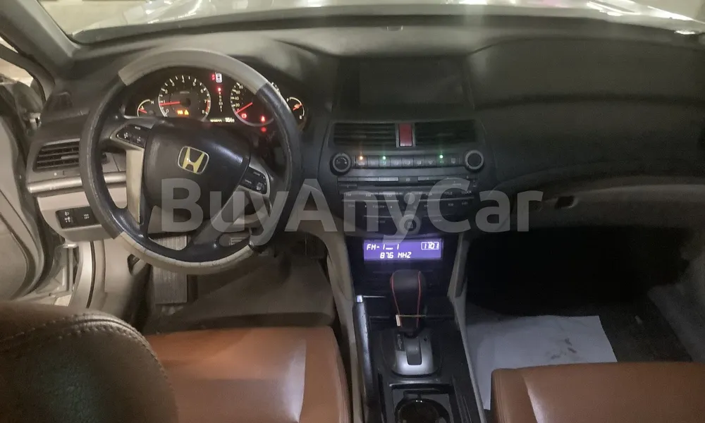 Vehicle photo 10