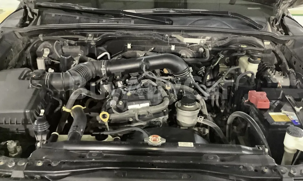 Vehicle photo 6