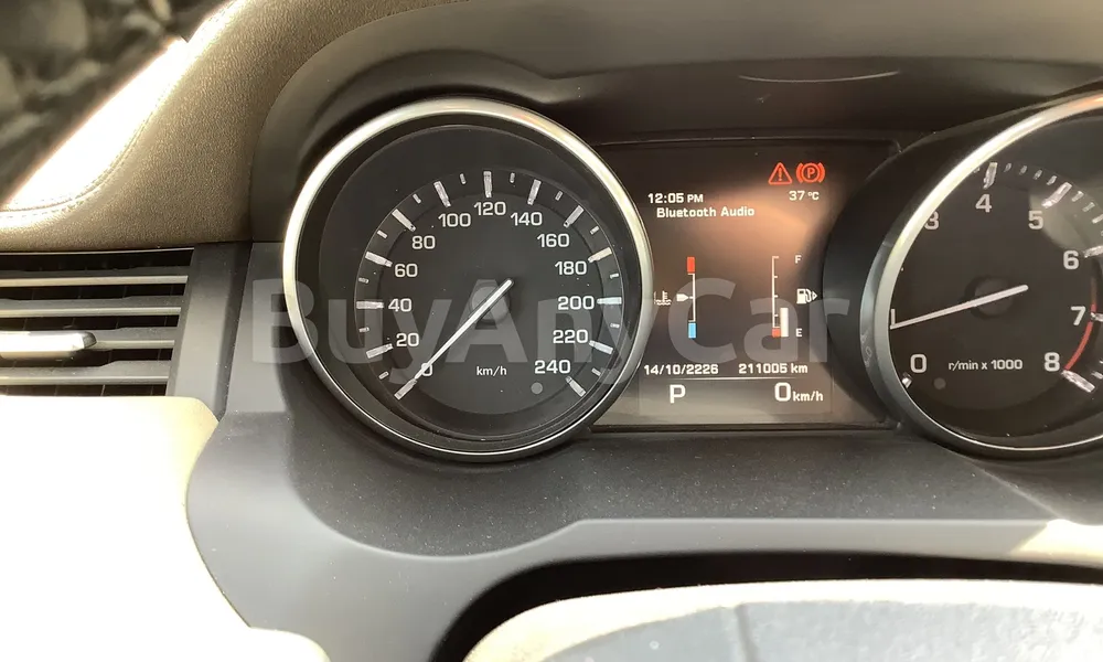 Vehicle photo 5