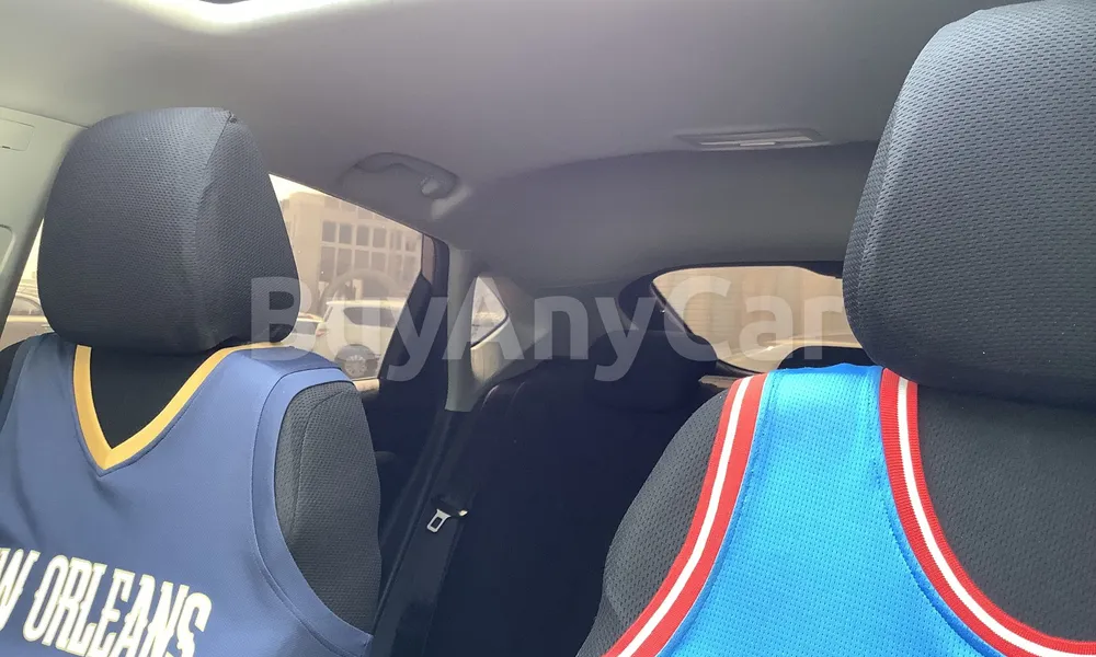 Vehicle photo 9