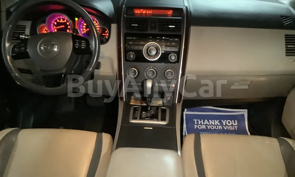 Vehicle photo 8