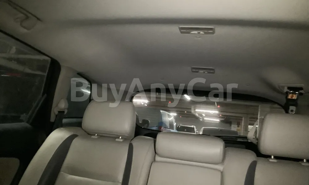 Vehicle photo 9