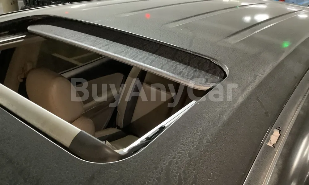Vehicle photo 6