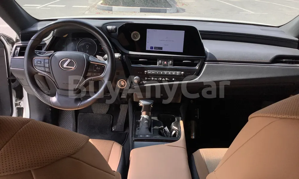 Vehicle photo 8