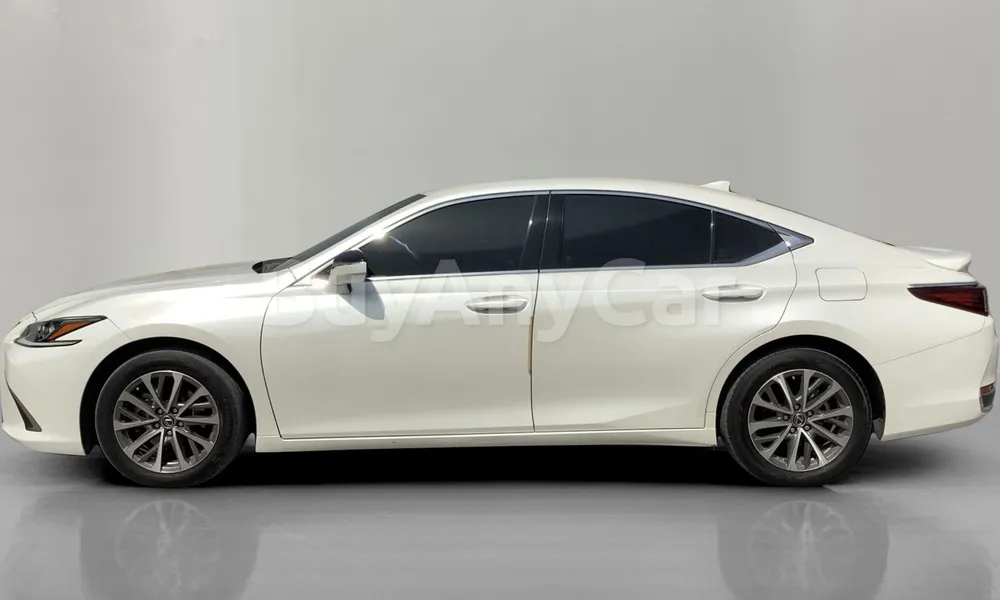 Vehicle photo 4