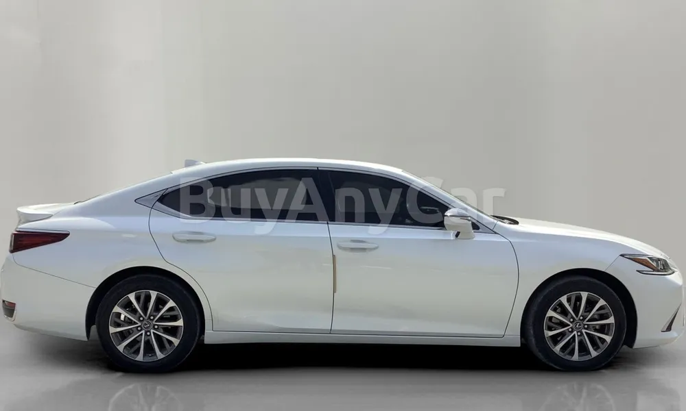 Vehicle photo 3