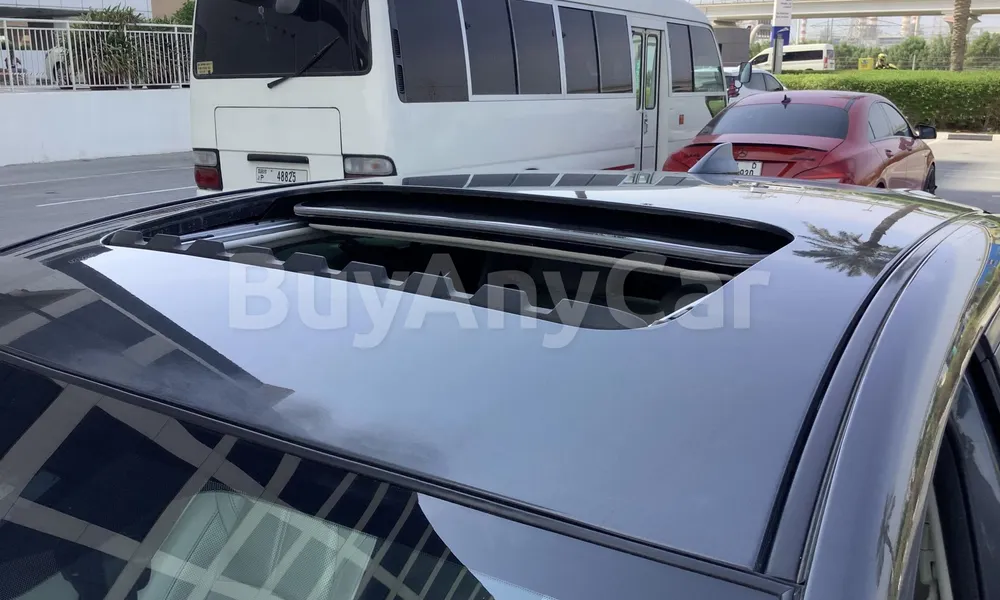 Vehicle photo 5