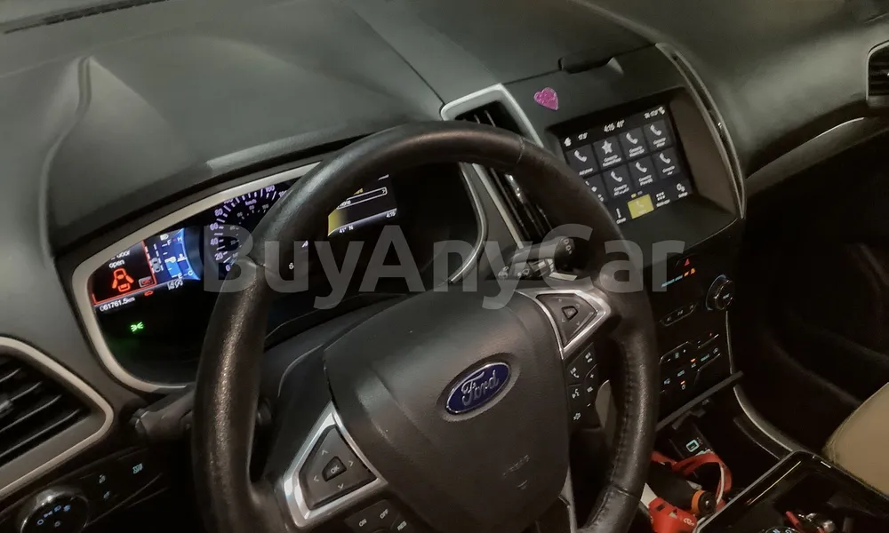 Vehicle photo 8