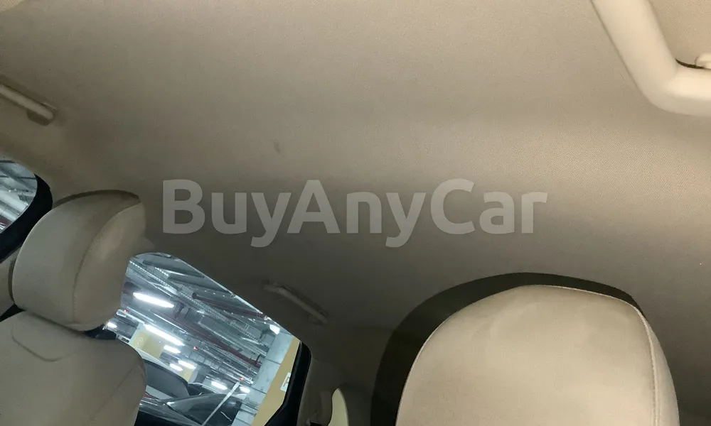 Vehicle photo 9