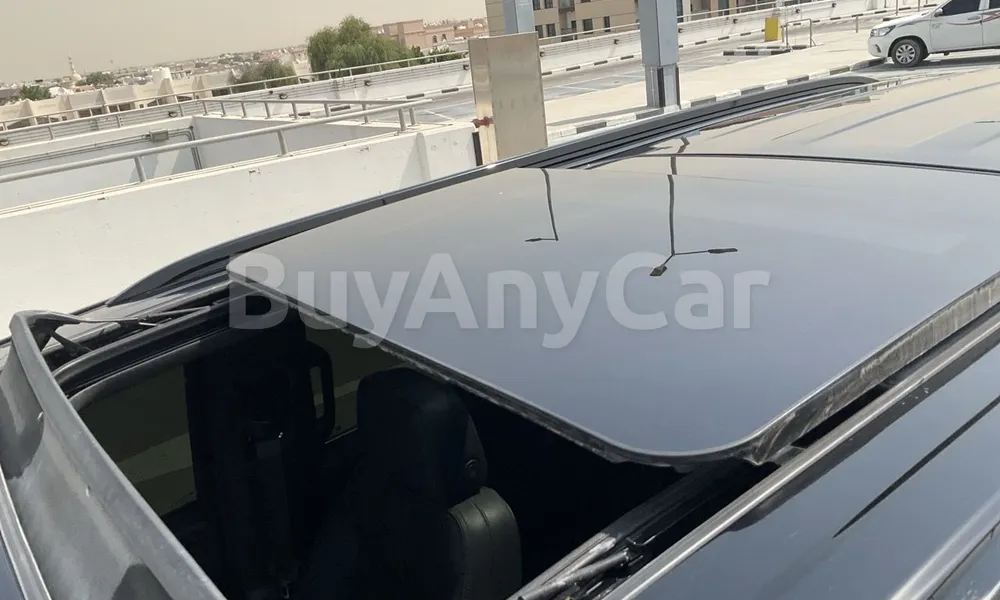 Vehicle photo 4