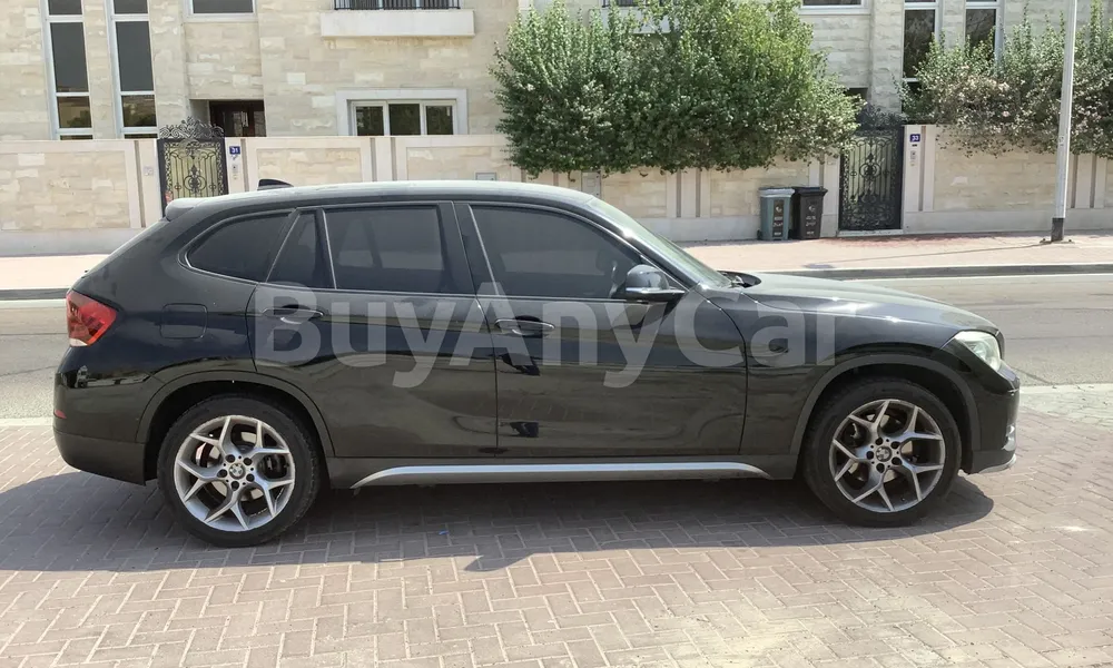 Vehicle photo 5