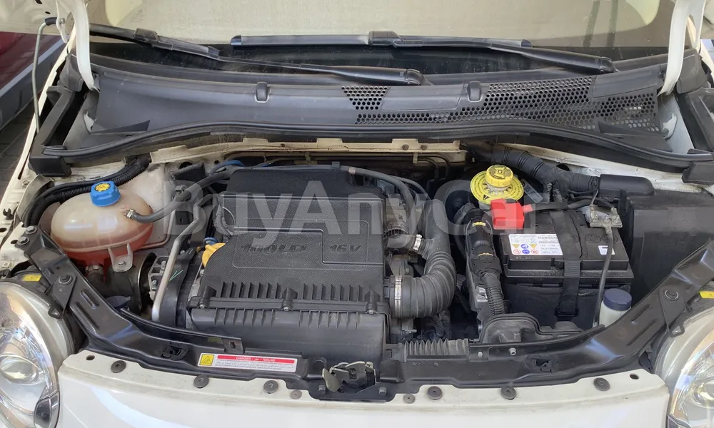 Vehicle photo 7