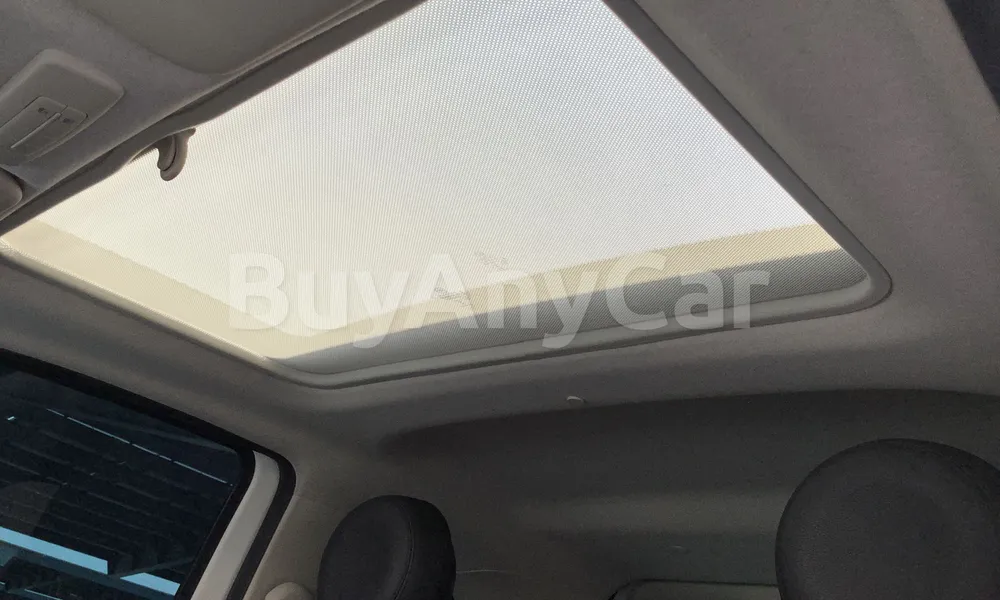 Vehicle photo 9