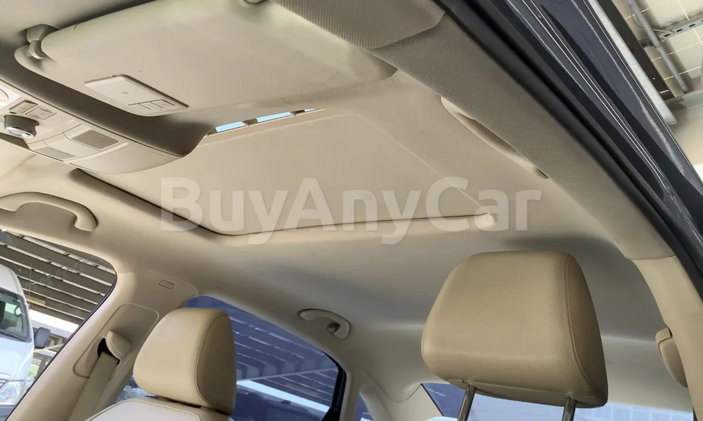 Vehicle photo 8