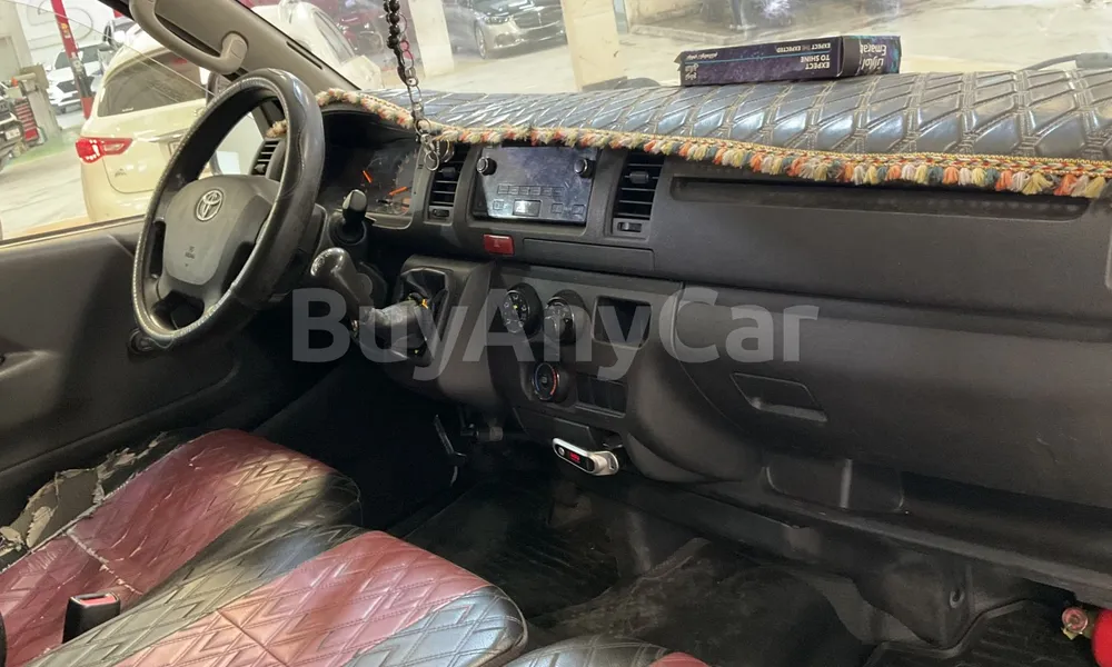 Vehicle photo 5