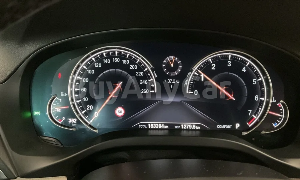 Vehicle photo 8