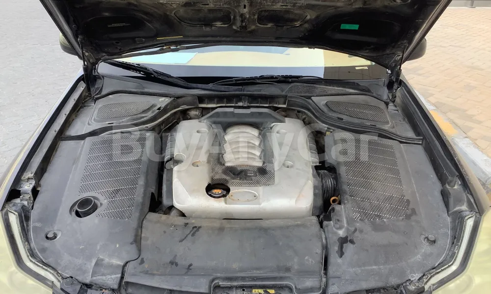 Vehicle photo 6