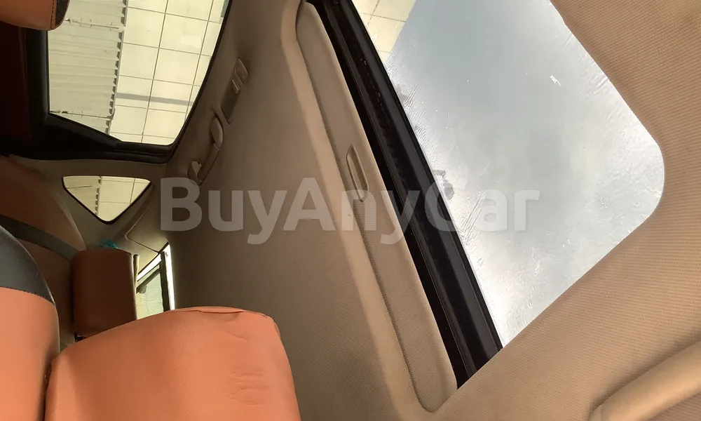 Vehicle photo 7