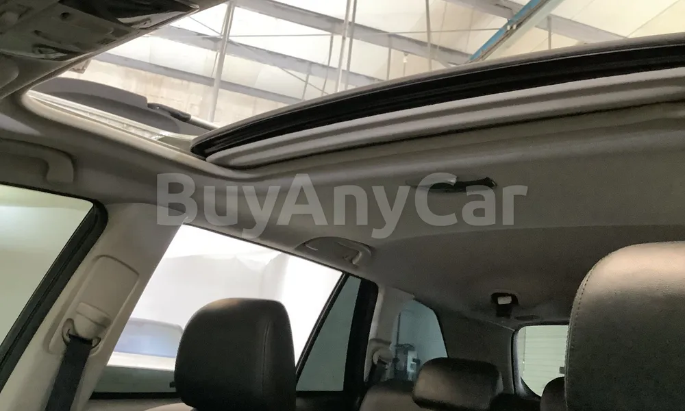 Vehicle photo 9