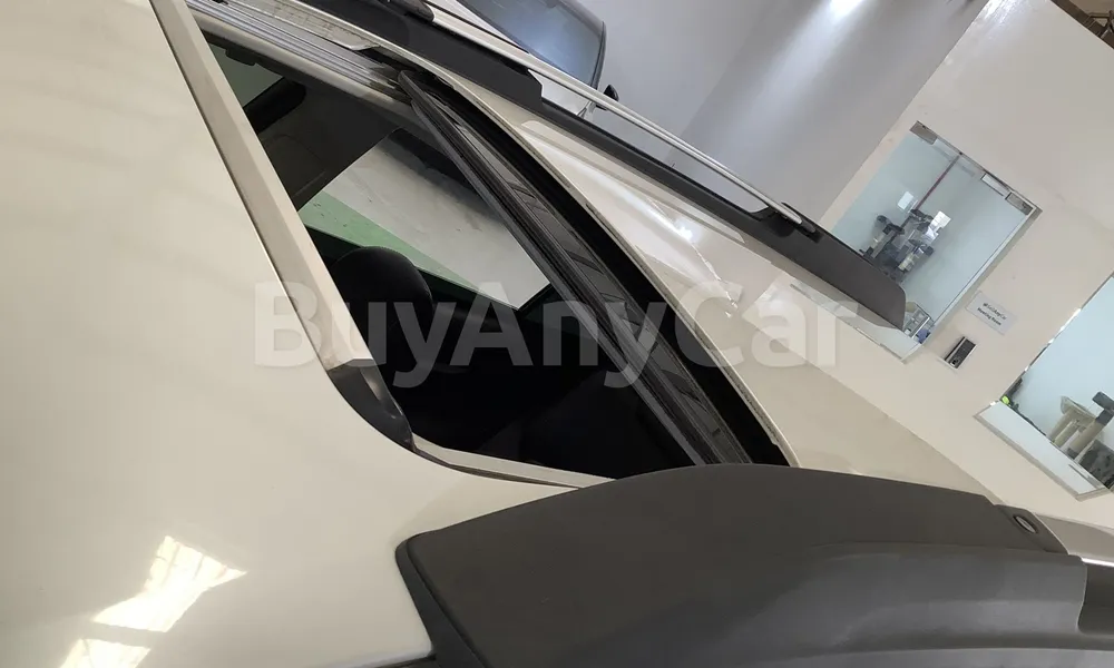 Vehicle photo 5