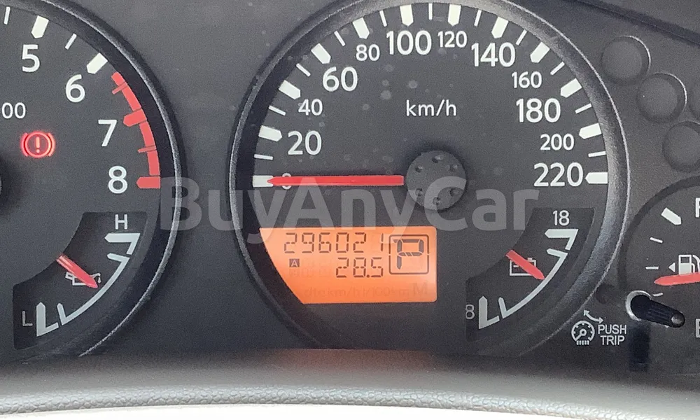 Vehicle photo 9