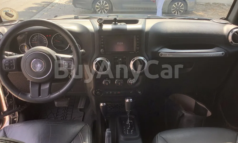 Vehicle photo 8