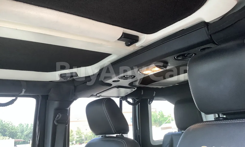 Vehicle photo 9
