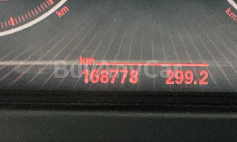 Vehicle photo 8