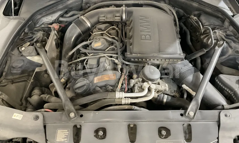 Vehicle photo 5