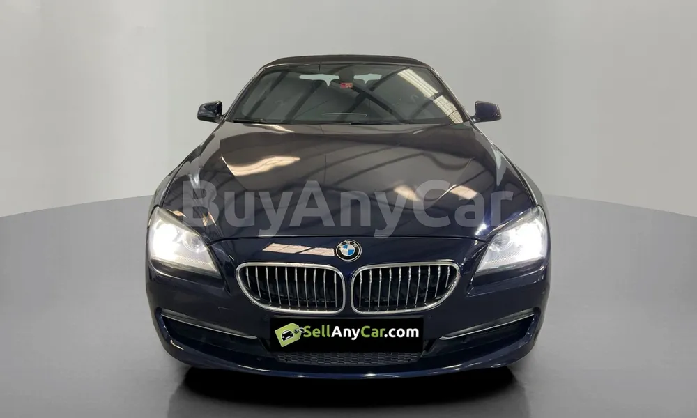 Vehicle photo 1
