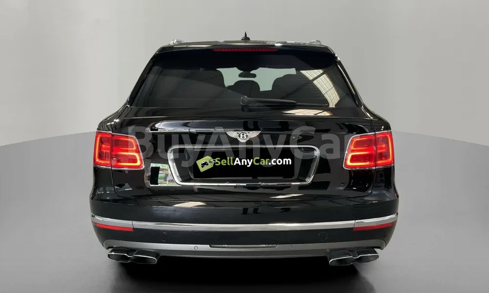 Vehicle photo 2