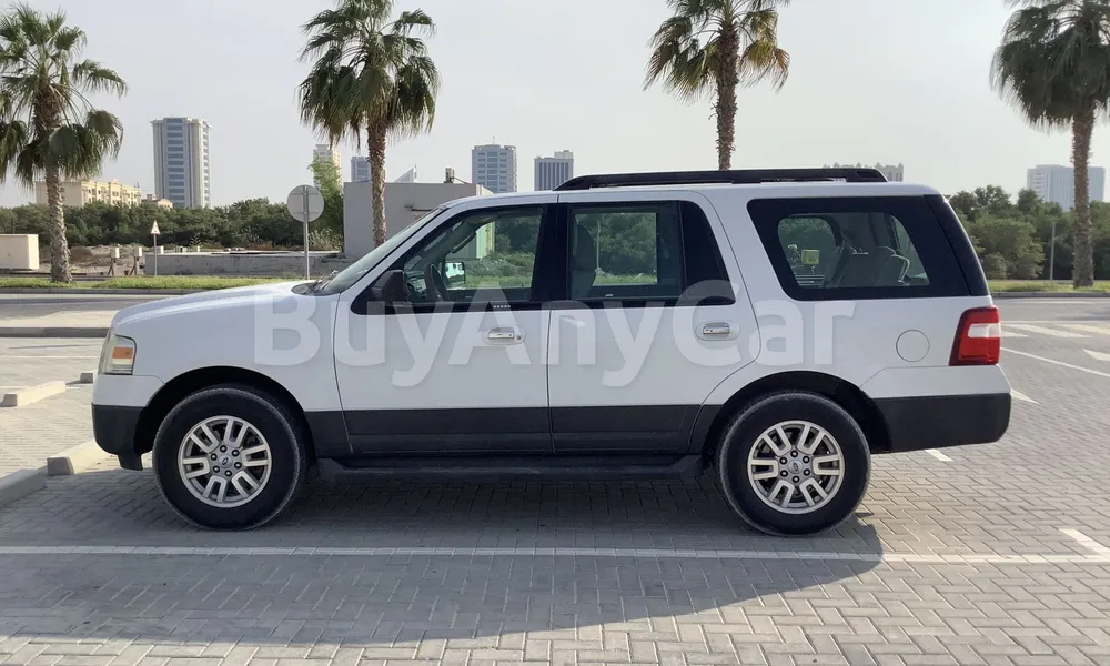 Vehicle photo 4