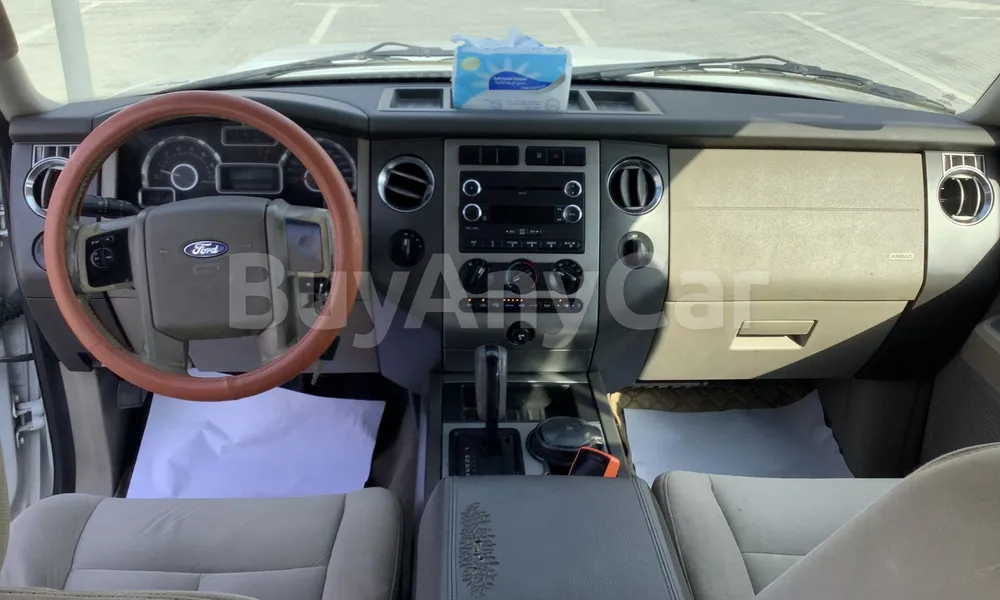 Vehicle photo 6