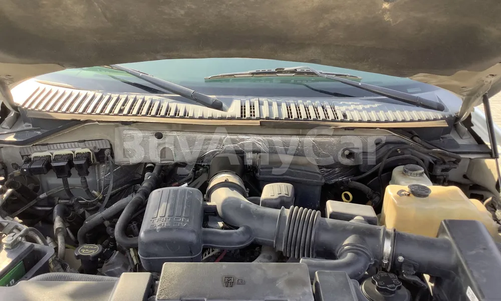 Vehicle photo 9
