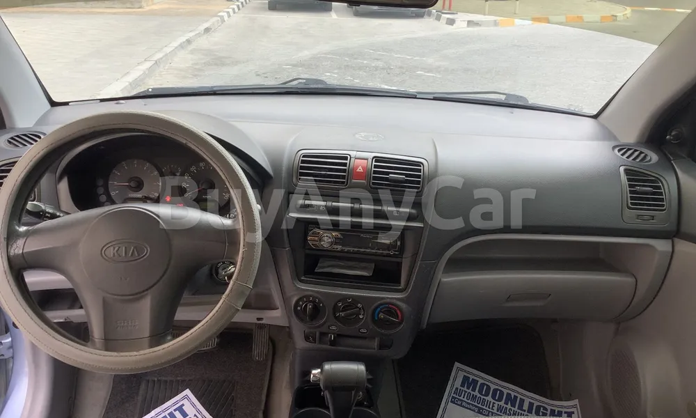 Vehicle photo 9