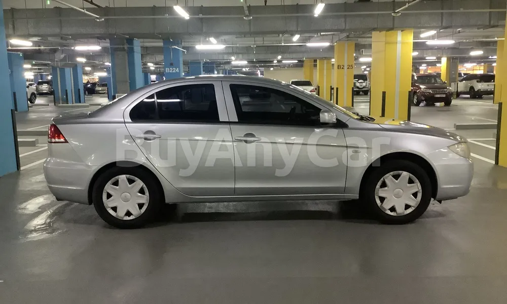 Vehicle photo 4