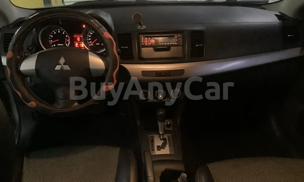Vehicle photo 6