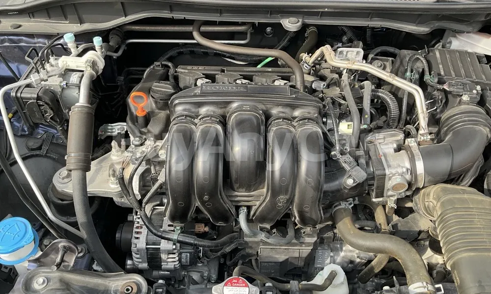 Vehicle photo 6