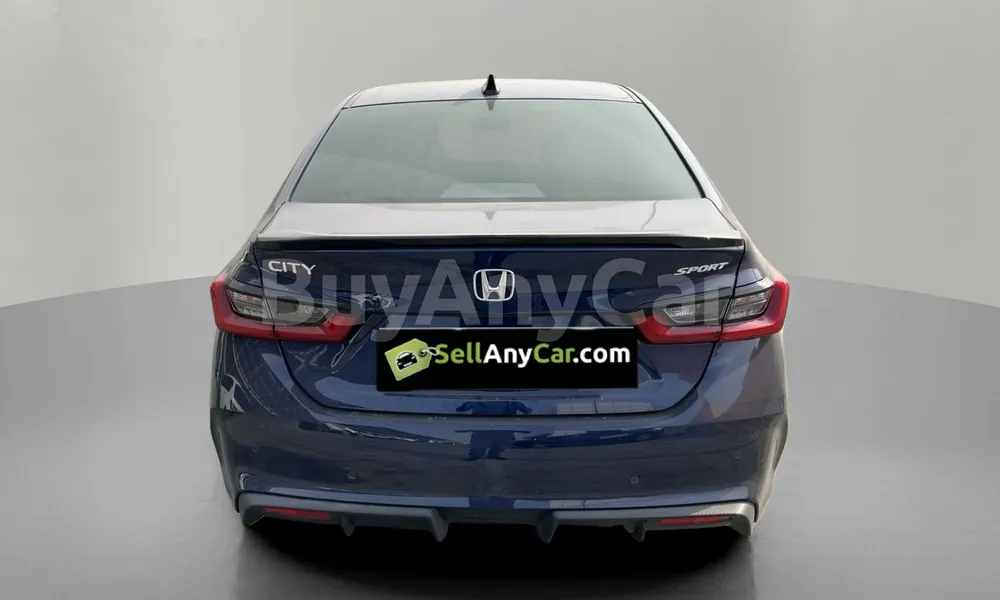 Vehicle photo 2