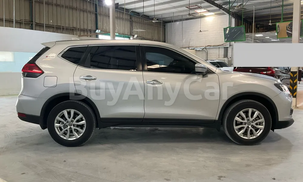 Vehicle photo 9
