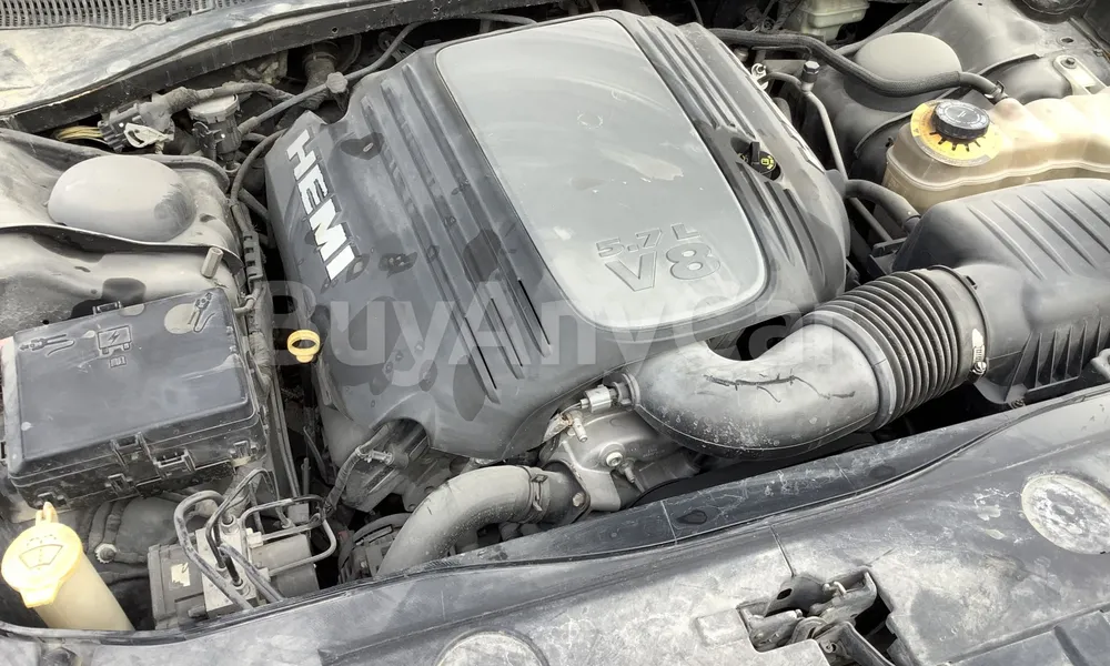 Vehicle photo 6