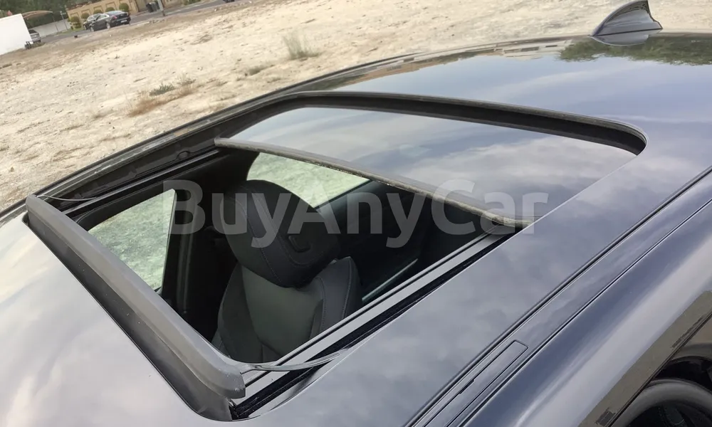 Vehicle photo 6