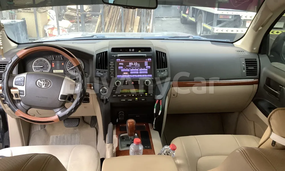 Vehicle photo 8