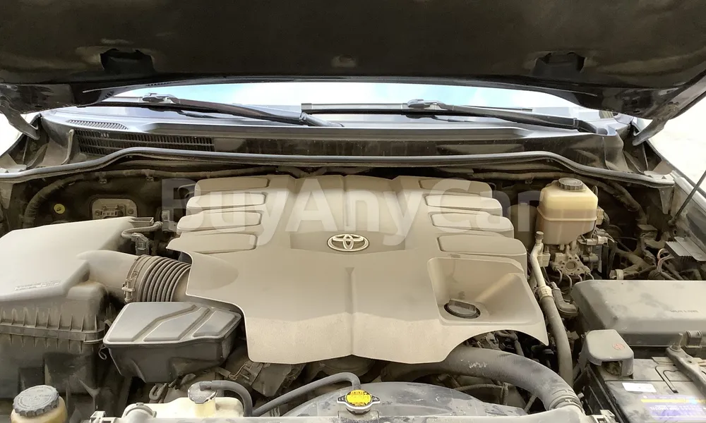 Vehicle photo 6