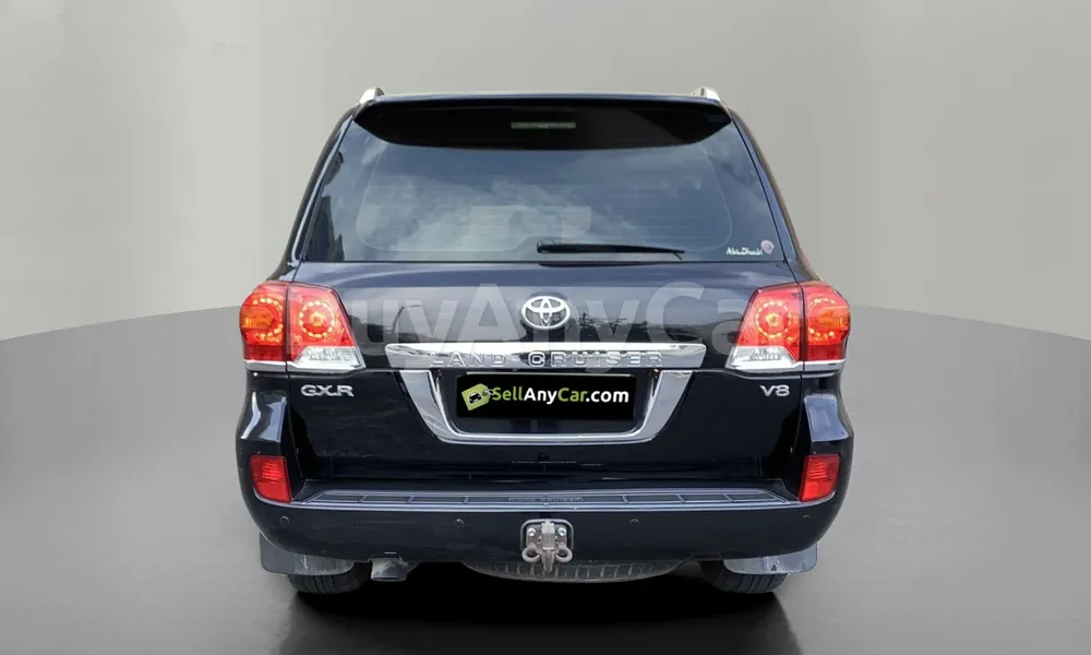 Vehicle photo 2